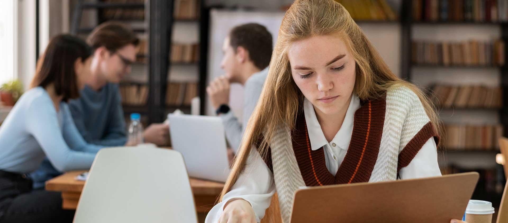 Профессиональная переподготовка и повышение квалификации включены в стоимость обучения